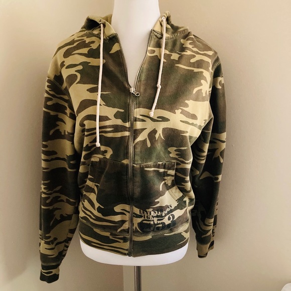 Signature by Levi Strauss Tops - Levi’s Strauss vintage Camo Hoodie